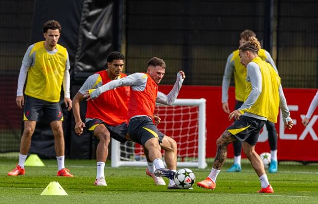 Football - UEFA Champions League - League Phase - Liverpool FC v Bologna FC - MD-1 LIVERPOOL, ENGLAND - Tuesday, October 1, 2024: Liverpool s Alexis Mac Allister during a training session at the AXA Training Centre ahead of the UEFA Champions League match between Liverpool FC and Bologna FC. (Photo by David Rawcliffe Propaganda) LIVERPOOL AXA Training Centre MERSEYSIDE ENGLAND  Copyright: xDavidxRawcliffex P2024-10-01-Liverpool_Bologna_MD-1-13