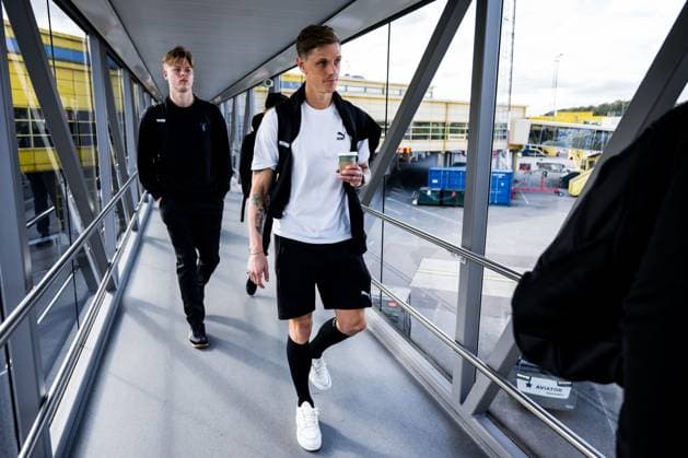 241001 Nils Zätterström and Soren Rieks of Malmö FF during the team travel from Malmö to Baku ahead of the UEFA Europa League match between Qarabag and Malmö FF on October 1, 2024 in Malmö Photo Petter Arvidson BILDBYRAN kod PA PA0888 fotboll football soccer fotball uefa europa league resa travel malmö ff bbeng  Copyright: PETTERxARVIDSON BB241001PA018