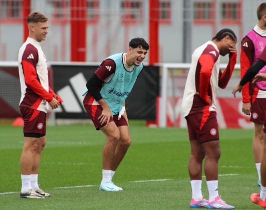 Munich, Germany 01 October 2024 Football, Men, Season 2024 2025, FC Bayern Munich, Säbener Strasse, Training ground, Final training, Champions League Aleksandar Pavlovic FC Bayern Munich must laugh, funny round