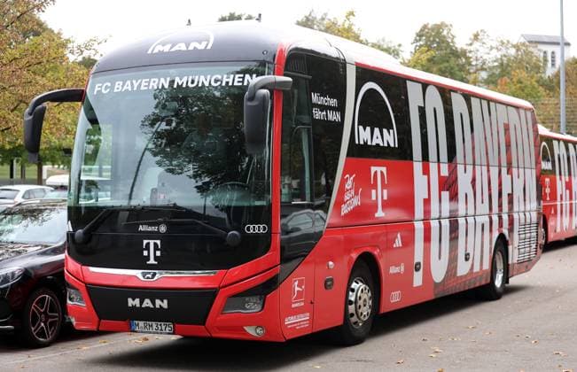 Munich, Germany 01 October 2024 Football, Men, Season 2024 2025, FC Bayern Munich, Säbener Strasse, Training ground, Final training, Champions League The FC Bayern Munich team bus is ready for departure