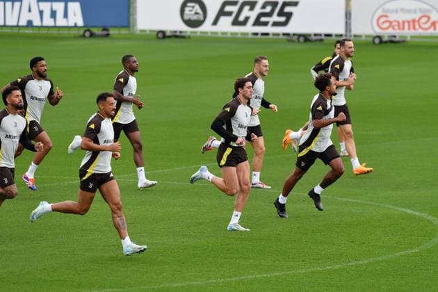 October 1, 2024, Turin, Milan, Italy: Dusan Vlahovic Juventus FC during training at JTC Continassa on October 01, 2024 in Turin, Italy - ph Giuliano Marchisciano during Juventus - Training , UEFA Champions League football match in Turin, Italy, October 01 2024 CALCIO - UEFA Champions League - Juventus - Training  - ZUMAs349 20241001_zsa_s349_054 Copyright: xGiulianoxMarchisciano IpaxSportx