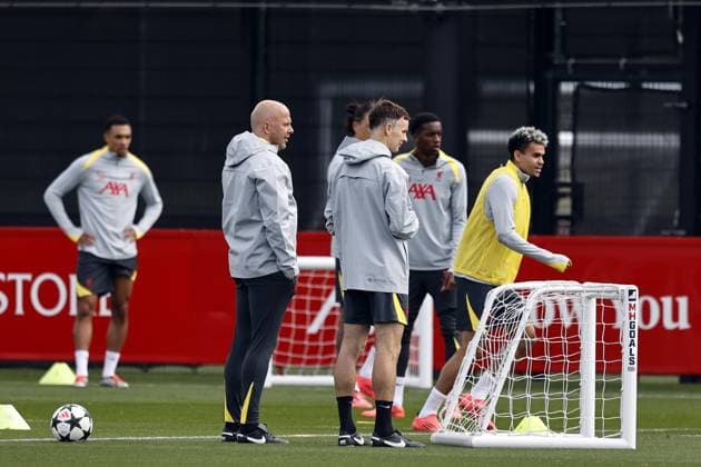 1st October 2024; Anfield and AXA Training Centre, Liverpool, Merseyside, England; press conference, PK, Pressekonferenz and training session ahead of the UEFA Champions League match between Liverpool and Bologna in Liverpool, England; Liverpool coach Arne Slot oversees today s training session at Liverpool s AXA Training Centre in Kirkby ahead of tomorrow s Champions League match versus Bologna  ActionPlus12698689 AlanxMartin