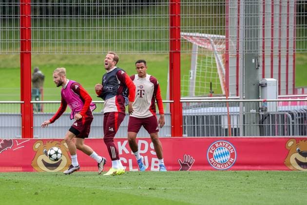 Harry Kane FC Bayern Muenchen, 09 injured his hand in training, pain, pain-consumed, final training, FC Bayern Muenchen, football, UEFA Champions League, matchday 2, season 24 25, 01 10 2024, final training, FC Bayern Muenchen, football, UEFA Champions League, matchday 2, season 24 25, 01 10 2024 Muenchen Copyright: xEibner-Pressefoto JennixMaulx EP_JML