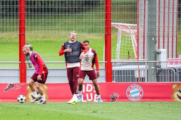 Harry Kane FC Bayern Muenchen, 09 injured his hand in training, pain, pain-consumed, final training, FC Bayern Muenchen, football, UEFA Champions League, matchday 2, season 24 25, 01 10 2024, final training, FC Bayern Muenchen, football, UEFA Champions League, matchday 2, season 24 25, 01 10 2024 Muenchen Copyright: xEibner-Pressefoto JennixMaulx EP_JML