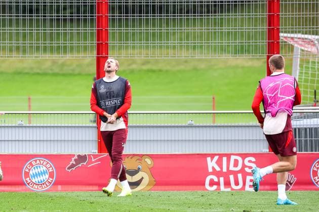 Harry Kane FC Bayern Muenchen, 09 injured his hand in training, pain, pain-consumed, final training, FC Bayern Muenchen, football, UEFA Champions League, matchday 2, season 24 25, 01 10 2024, final training, FC Bayern Muenchen, football, UEFA Champions League, matchday 2, season 24 25, 01 10 2024 Muenchen Copyright: xEibner-Pressefoto JennixMaulx EP_JML