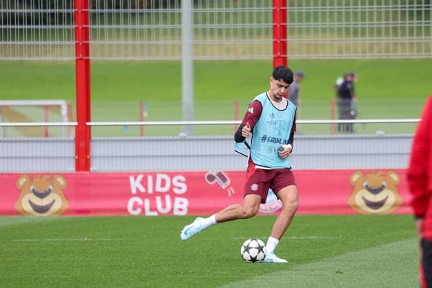 Aleksandar Pavlovic FC Bayern Muenchen, 45 during training with ball, Final training, FC Bayern Muenchen, Football, UEFA Champions League, Matchday 2, Season 24 25, 01 10 2024, Final training, FC Bayern Muenchen, Football, UEFA Champions League, Matchday 2, Season 24 25, 01 10 2024 Muenchen Copyright: xEibner-Pressefoto JennixMaulx EP_JML