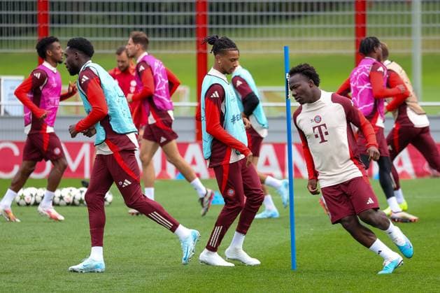 Nestroy Irankunda FC Bayern Muenchen, 31 with Michael Olise FC Bayern Muenchen 17 and Alphonso Davies FC Bayern Muenchen, 19 running, Final training, FC Bayern Muenchen, Football, UEFA Champions League, Matchday 2, Season 24 25, 01 10 2024, Final training, FC Bayern Muenchen, Football, UEFA Champions League, Matchday 2, Season 24 25, 01 10 2024 Muenchen Copyright: xEibner-Pressefoto JennixMaulx EP_JML
