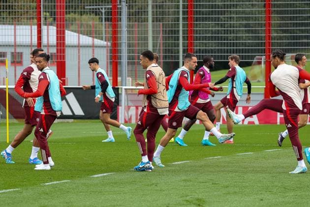 Players running, Jamal Musiala FC Bayern Muenchen, 42 with Leroy Sane FC Bayern Muenchen, 10 and Michael Olise FC Bayern Muenchen 17 , Final training, FC Bayern Muenchen, Football, UEFA Champions League, Matchday 2, Season 24 25, 01 10 2024, Final training, FC Bayern Muenchen, Football, UEFA Champions League, Matchday 2, Season 24 25, 01 10 2024 Muenchen Copyright: xEibner-Pressefoto JennixMaulx EP_JML