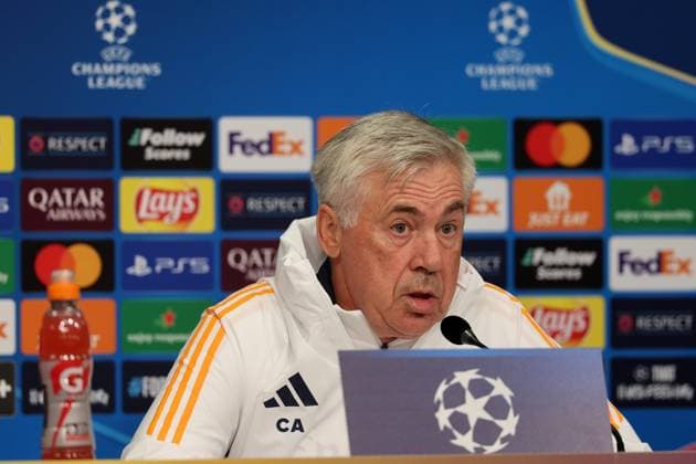 Sport Bilder des Tages Entrainement et conf presse Real Madrid PHOTOPQR VOIX DU NORD STEPHANE MORTAGNE ; 01 10 2024 ; Villeneuve d Ascq, le 01 10 2024, Football, Ligue des Champions, LILLE - REAL MADRID Entrainement des joueurs de Madrid la veille du match contre le LOSC Conference de presse de l entraineur de madrid Carlo Ancelotti PHOTO STEPHANE MORTAGNE LA VOIX DU NORD - press conference, PK, Pressekonferenz of Madrid coach Carlo Ancelotti Oct 01 2024 Hauts de France France  Copyright: xPHOTOPQR VOIXxDUxNORD MAXPPPxSTEPHANExMORTAGNEx 20241001VDN4748 20241001VDN4748