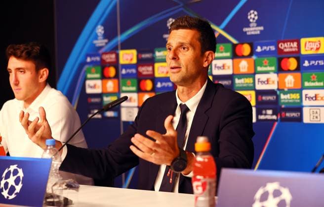 Juventus Turin Press Conference Champions League Leipzig, 01 10 2024, RB Academy, Football, UEFA Champions League, Matchday 1, RB LEIPZIG vs JUVENTUS TURIN on 02 10 2024 , Press Conference Juventus Turin , In the picture Coach Thiago Motta JUVENTUS TURIN L Andrea Cambiaso 27, JUVE , Picture Point