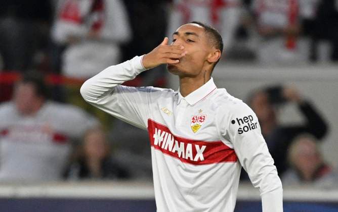 GOAL for 1 0 Enzo Millot VfB Stuttgart 08 Goal celebration Gesture Gesture Flying kiss Kiss on tribute Champions League VfB Stuttgart vs AC Sparta Prague 01 10 2024 DFL REGULATIONS PROHIBIT ANY USE OF PHOTOGRAPHS AS IMAGE SEQUENCES AND OR QUASI VIDEO VfB Stuttgart vs AC Sparta Prague
