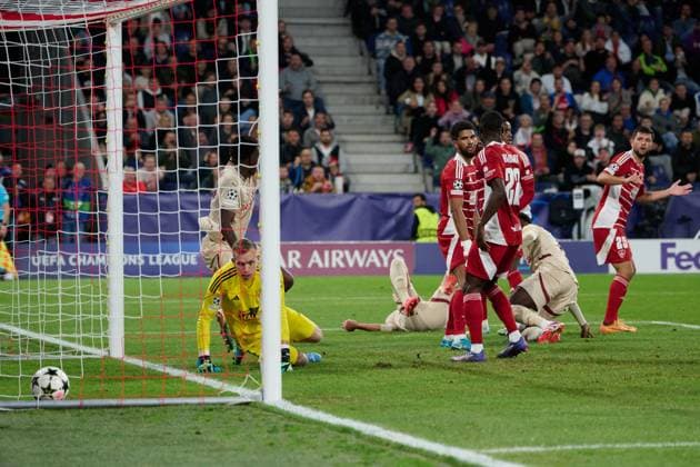 Salzburg, Austria 01 October 2024 Champions League 2024 2025 RB Salzburg vs Stade Brestois 29 In the picture The goal for 1 0 by Samson Baidoo RB was not given after video evidence VAR Red Bull Arena Copyright: xFotostandx xWassmuthx