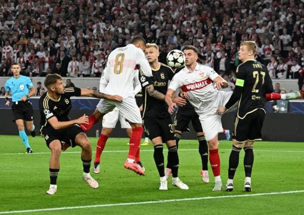01 10 2024, xsltx, Football UEFA Champions League, VfB Stuttgart Sparta Prague emspor, 2 v l Enzo Millot VfB Stuttgart heads in for 1 0 for Stuttgart DFL DFB REGULATIONS PROHIBIT ANY USE OF PHOTOGRAPHS as IMAGE SEQUENCES and or QUASI VIDEO