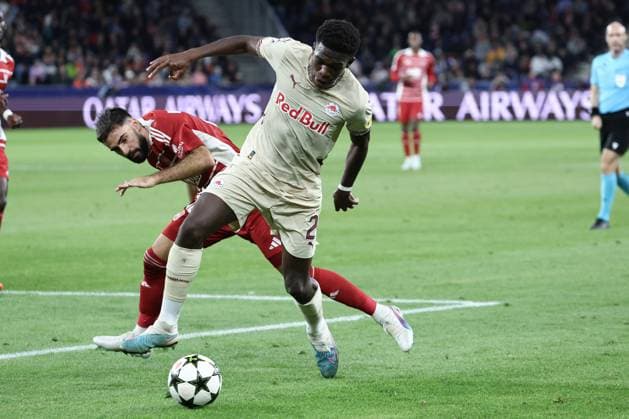 SOCCER - UEFA CL, RBS vs Brest SALZBURG,AUSTRIA,01.OCT.24 - SOCCER - UEFA Champions League, Red Bull Salzburg vs Stade Brestois 29. Image shows Romain Del Castillo (Brest) and Lucas Gourna-Douath (RBS).  GEPAxpictures xDavidxGeieregger
