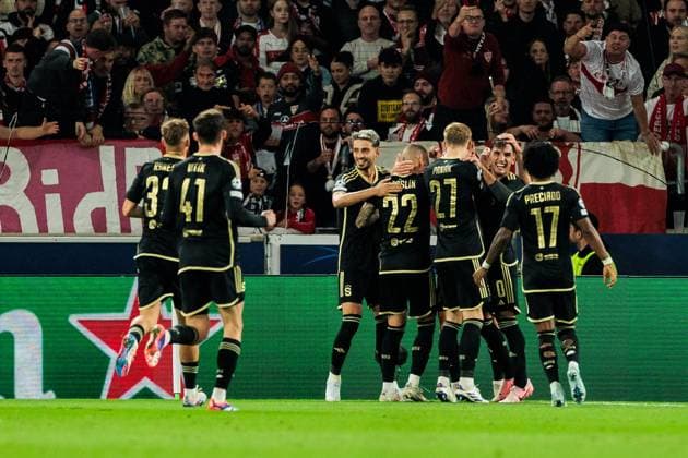 UEFA Champions League VfB Stuttgart AC Sparta Praha 01 10 2024 Cheers for 1 1 by Kaan Kairinen AC Sparta Praha, 6 UEFA Champions League VfB Stuttgart AC Sparta Praha Stuttgart, Arena Stuttgart on 01 10 2024 Copyright: xBEAUTIFULxSPORTS Wunderlx
