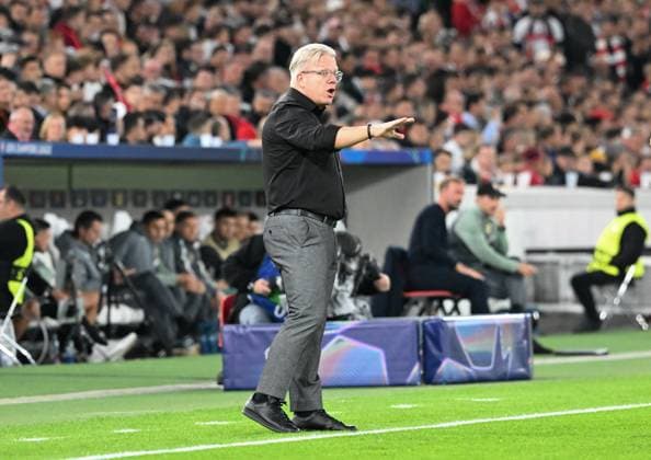 01 10 2024, xsltx, Football UEFA Champions League, VfB Stuttgart Sparta Prague emspor, v l Lars Friis Head Coach Sparta Prague DFL DFB REGULATIONS PROHIBIT ANY USE OF PHOTOGRAPHS as IMAGE SEQUENCES and or QUASI VIDEO
