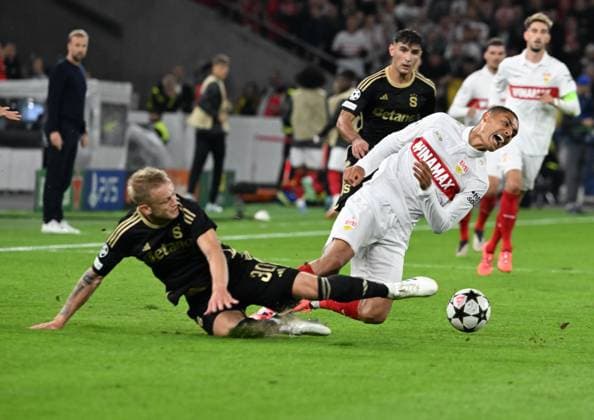 01 10 2024, xsltx, Football UEFA Champions League, VfB Stuttgart Sparta Prague emspor, v l Jaroslav Zelenï¿½ Sparta Prague , Enzo Millot VfB Stuttgart DFL DFB REGULATIONS PROHIBIT ANY USE OF PHOTOGRAPHS as IMAGE SEQUENCES and or QUASI VIDEO