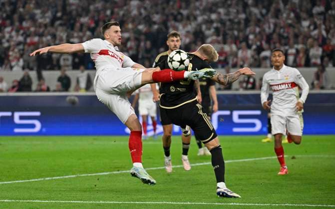Goal kick Action Goal chance Ermedin Demirovic VfB Stuttgart 09 blocked by Jaroslav Zeleny AC Sparta Praha Prague 30 Champions League VfB Stuttgart vs AC Sparta Prague 01 10 2024 DFL REGULATIONS PROHIBIT ANY USE OF PHOTOGRAPHS AS IMAGE SEQUENCES AND OR QUASI VIDEO VfB Stuttgart vs AC Sparta Prague