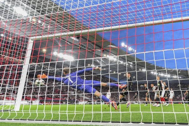 Goal for 1 0 by Enzo Millot VfB Stuttgart, 08 in picture Peter Vindahl AC Sparta Prague, 01 , Behind the goal camera, Behind the goal perspective GER, VfB Stuttgart vs AC Sparta Prague, Football, Men, UEFA Champions League, Matchday 2, Season 2024 2025, 01 10 2024, GER, VfB Stuttgart vs AC Sparta Prague, Football, Men, UEFA Champions League, Matchday 2, Season 2024 2025, 01 10 2024 Stuttgart Copyright: xEibner-Pressefoto WolfgangxFrankx EP_WFK