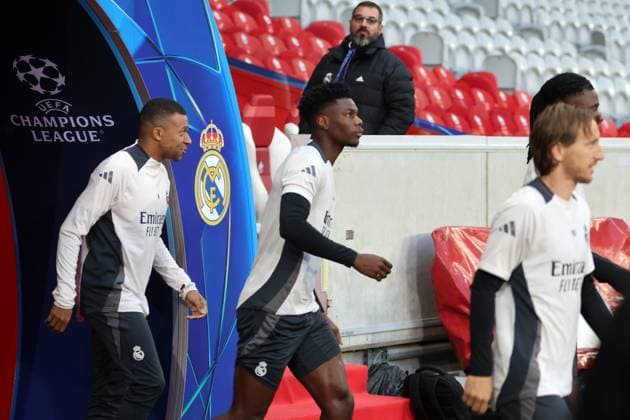 Entrainement et conf presse Real Madrid PHOTOPQR VOIX DU NORD STEPHANE MORTAGNE ; 01 10 2024 ; Villeneuve d Ascq, le 01 10 2024, Football, Ligue des Champions, LILLE - REAL MADRID Entrainement des joueurs de Madrid la veille du match contre le LOSC avec la presence de Kylian MBAPPE PHOTO STEPHANE MORTAGNE LA VOIX DU NORD Hauts de France France  Copyright: xPHOTOPQR VOIXxDUxNORD MAXPPPxSTEPHANExMORTAGNEx 20241001VDN4852 20241001VDN4852