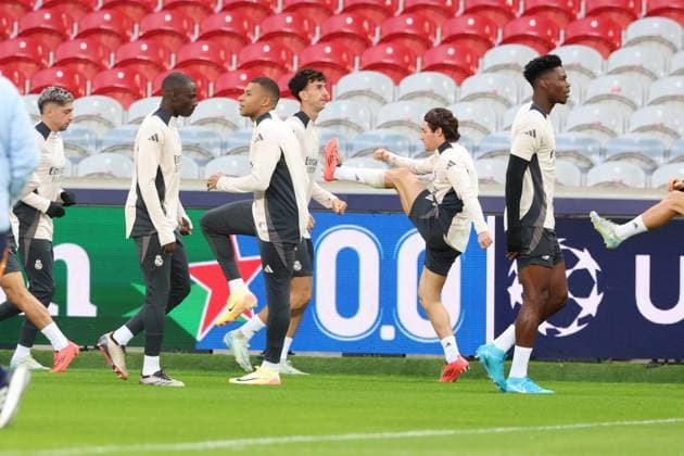 Entrainement et conf presse Real Madrid PHOTOPQR VOIX DU NORD STEPHANE MORTAGNE ; 01 10 2024 ; Villeneuve d Ascq, le 01 10 2024, Football, Ligue des Champions, LILLE - REAL MADRID Entrainement des joueurs de Madrid la veille du match contre le LOSC avec la presence de Kylian MBAPPE PHOTO STEPHANE MORTAGNE LA VOIX DU NORD Hauts de France France  Copyright: xPHOTOPQR VOIXxDUxNORD MAXPPPxSTEPHANExMORTAGNEx 20241001VDN4858 20241001VDN4858