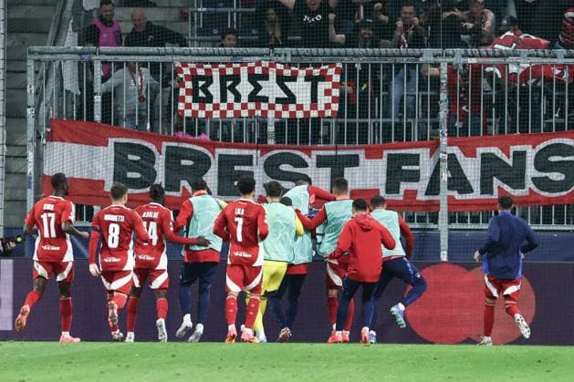 SOCCER - UEFA CL, RBS vs Brest SALZBURG,AUSTRIA,01.OCT.24 - SOCCER - UEFA Champions League, Red Bull Salzburg vs Stade Brestois 29. Image shows the rejoicing of Brest.  GEPAxpictures xDavidxGeieregger
