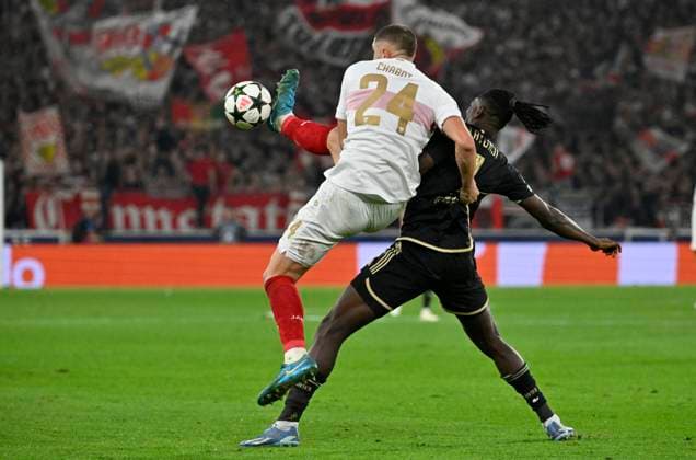 duel, action Jeff Chabot VfB Stuttgart 24 vs Victor Olatunji AC Sparta Praha Prague 07 Champions League VfB Stuttgart vs AC Sparta Prague 01 10 2024 DFL REGULATIONS PROHIBIT ANY USE OF PHOTOGRAPHS AS IMAGE SEQUENCES AND OR QUASI VIDEO VfB Stuttgart vs AC Sparta Prague