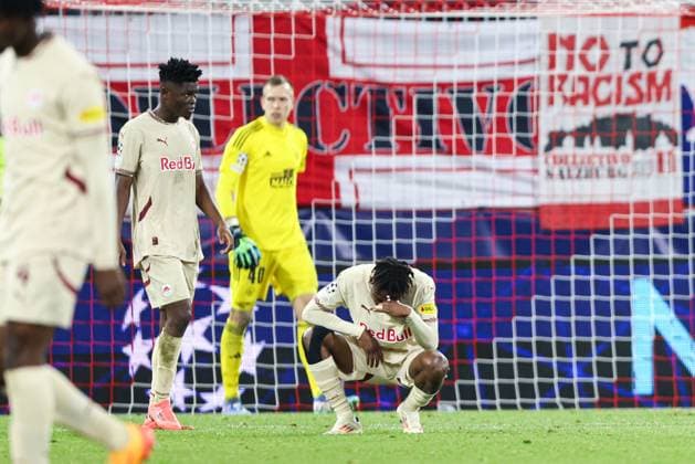 SOCCER - UEFA CL, RBS vs Brest SALZBURG,AUSTRIA,01.OCT.24 - SOCCER - UEFA Champions League, Red Bull Salzburg vs Stade Brestois 29. Image shows the disappointment of Karim Konate and Dorgeles Nene (RBS).  GEPAxpictures xMathiasxMandl
