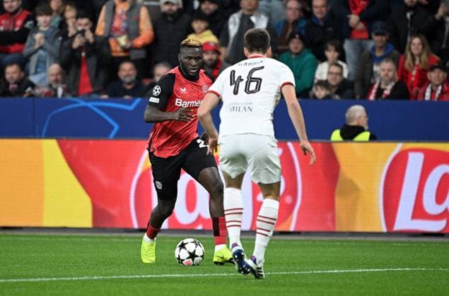 01 10 2024, xjhx, Football UEFA Champions League, Bayer 04 Leverkusen AC Milan emspor, v l Victor Boniface Bayer Leverkusen , Matteo Gabbia AC Milan UEFA REGULATIONS PROHIBIT ANY USE OF PHOTOGRAPHS as IMAGE SEQUENCES and or QUASI VIDEO Leverkusen