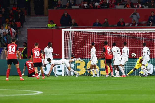 Goal chance for Piero Hincapie 3 Bayer 04 Leverkusen Bayer 04 Leverkusen vs AC Milan, Football, UEFA Champions League, Matchday 2, 01 10 2024 Photo kolbert press Ant Palmer BayArena NRW Germany Copyright: xkolbert-press AntxPalmerx