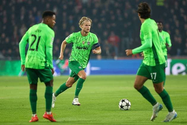 EINDHOVEN, 01-10-2024, Philips Stadium, UEFA Champions League season 2024 25, match between PSV and Sporting CP,Player Sporting CP Morten Hjulmand PSV - Sporting CP  x26368864x Copyright: