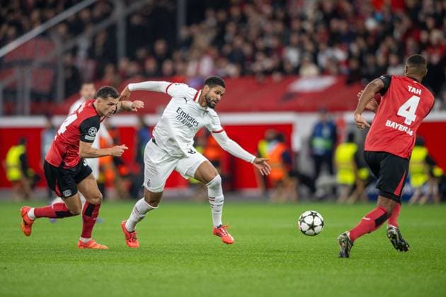 01 10 2024, Football UEFA Champions League, Season 2024 2025, Matchday 2, Bayer 04 Leverkusen AC Milan at the BayArena in Leverkusen Duel between Granit Xhaka Bayer 04 Leverkusen, 34 and Ruben Loftus Cheek AC Milan, 08 In front of Jonathan Tah Bayer 04 Leverkusen, 04 Photo Kirchner Media TH Copyright: xKirchner-Media THx