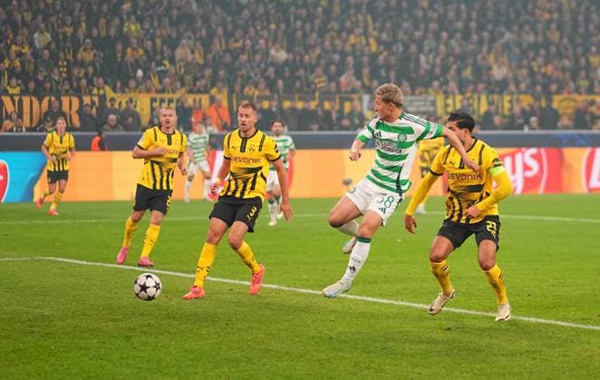 October 01 2024: Adam Idah of Celtic FC scores the teams first goal during a Champions League Group Phase MD2 game, Borussia Dortmund vs Celtic, at Signal Luna Park, Dortmund, Germany. CSM Dortmund Germany - ZUMAc04_ 20241001_zma_c04_001 Copyright: xUlrikxPedersenx