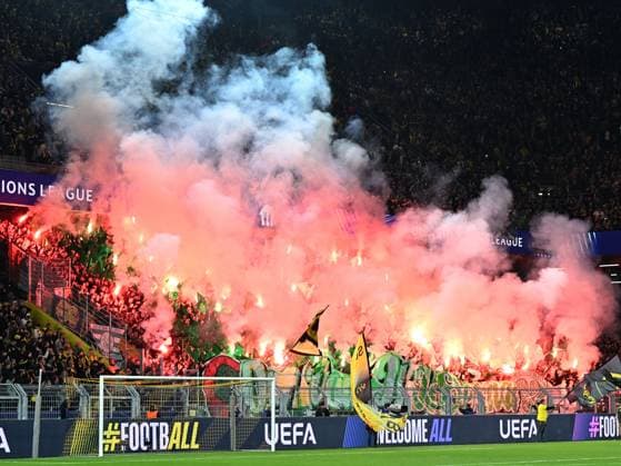 Fans Celtic supporters using pyrotechnics during the UEFA Champions League 2024 25 League Phase 2 match between Borussia Dortmund and Celtic Glasgow, SIGNAL IDUNA PARK on 01 October 2024 in Dortmund, Germany Photo by Ralf Treese DeFodi Images Fans Celtic supporters use pyrotechnics during the UEFA Champions League 2024 25 League Phase MD2 match between Borussia Dortmund and Celtic FC at Signal Iduna Park on October 1, 2024 in Dortmund, Germany Defodi 521 BVBCEL20241001 020 Defodi-521