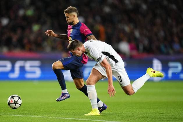 Jaouen Hadjam of BSC Young Boys AG and Inigo Martinez of FC Barcelona, Barca FC Barcelona v BSC Young Boys. UEFA Champions League match. Date 2. Football, Lluis Companys Stadium, Barcelona, Spain - 1 oct 2024 Editorial use only  Copyright: xBlanco PRESSINPHOTO Shutterstockx 14751131c