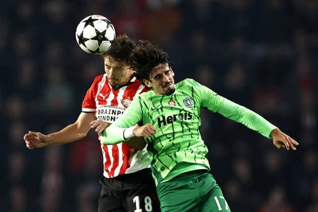 EINDHOVEN - (l-r) Olivier Boscagli of PSV Eindhoven, Francisco Trincao of Sporting CP during the UEFA Champions league match between PSV Eindhoven and Sporting CP at Phillips Stadium on Oct. 1, 2024 in Eindhoven, Netherlands. ANP MAURICE VAN STEEN UEFA Champions League 2024 25 League Phase MD2 2024 25 xVIxANPxSportx xxANPxIVx 509870287 originalFilename: 509870287.jpg