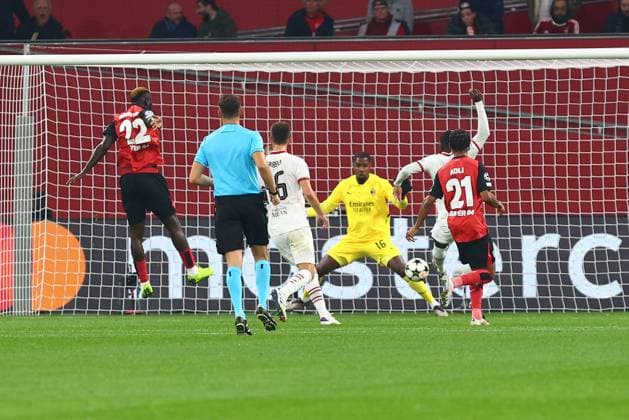 Goal from offside Victor Boniface 22 Bayer 04 Leverkusen Bayer 04 Leverkusen vs AC Milan, Soccer, UEFA Champions League, Matchday 2, 01 10 2024 Photo kolbert press Ant Palmer BayArena NRW Germany Copyright: xkolbert-press AntxPalmerx