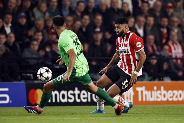 EINDHOVEN - (l-r) Goncalo Inacio of Sporting CP, Ismael Saibari of PSV Eindhoven during the UEFA Champions league match between PSV Eindhoven and Sporting CP at Phillips stadium on Oct. 1, 2024 in Eindhoven, Netherlands. ANP MAURICE VAN STEEN UEFA Champions League 2024 25 League Phase MD2 2024 25 xVIxANPxSportx xxANPxIVx 509870428 originalFilename: 509870428.jpg