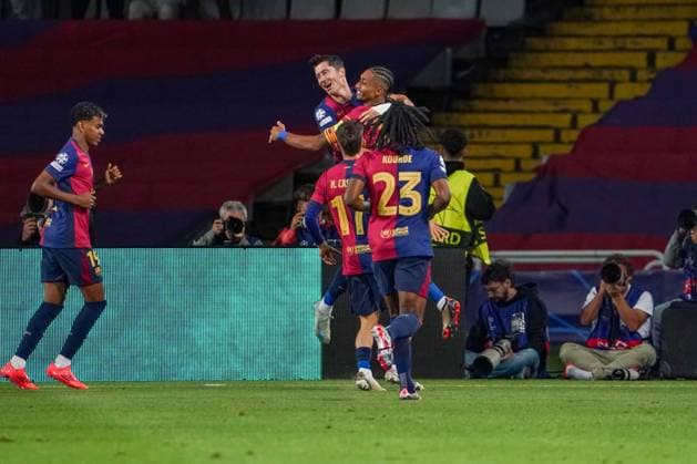 Football UEFA Champions League 2024 2025, Matchday 2 FC Barcelona vs BSC Young Boys Bern Estadi Olimpic Lluis Companys Barcelona Goal and goal celebration for 1-0 in the 8th minute by Robert Lewandowski FC Barcelona 9 Barcelona Estadi Olimpic Lluis Companys Spain Copyright: xJOERANxSTEINSIEKx