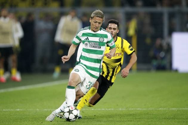 DORTMUND - (l-r) Daizen Maeda of Celtic FC , Yan Couto of Borussia Dortmund during the UEFA Champions League match between Borussia Dortmund and Celtic FC at the Signal Iduna Park on Oct. 01, 2024 in Dortmund, Germany. ANP Hollandse Hoogte BART STOUTJESDIJK UEFA Champions League 2024 25 League Phase MD2 2024 25 xVIxANPxSportx xBartxStoutjesdijkxIVx 509870582 originalFilename: 509870582.jpg