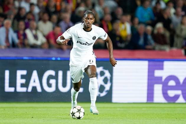 01 10 2024, Barcelona, Estadi Olimpic Lluis Companys, UEFA Champions League FC Barcelona vs BSC Young Boys, Joel Monteiro 77 Young Boys goes forward Barcelona Estadi Olimpic Lluis Companys Cataluna Spain Copyright: xJustPictures.ch DanielaxPorcellix jp-en-DaPo-20241001-_DP12004
