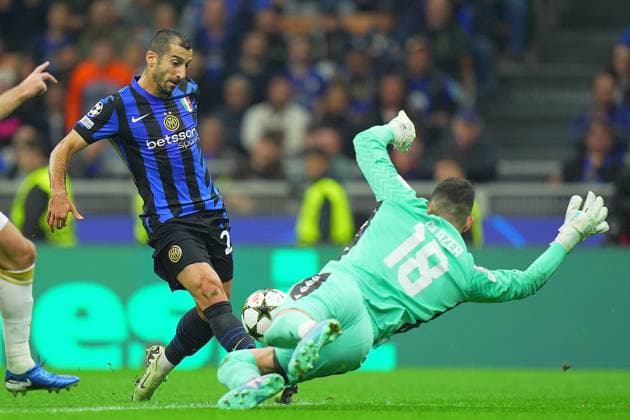 Inter Milan s Henrikh Mkhitaryan.during the Uefa Champions League soccer match between Inter and Fc Crvena at the San Siro Stadium in Milan, north Italy -Tuesday , October 1th , 2024. - Soccer .  Copyright: xSpada LaPressex