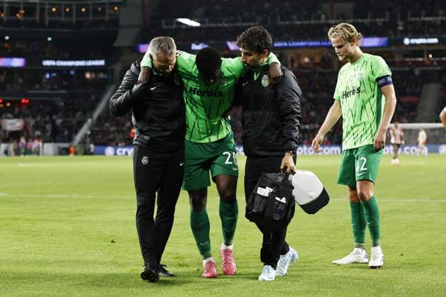 EINDHOVEN - Ousmane Diomande of Sporting CP drops out injured during the UEFA Champions league match between PSV Eindhoven and Sporting CP at Phillips Stadium on Oct. 1, 2024 in Eindhoven, Netherlands. ANP MAURICE VAN STEEN UEFA Champions League 2024 25 League Phase MD2 2024 25 xVIxANPxSportx xxANPxIVx 509871267 originalFilename: 509871267.jpg