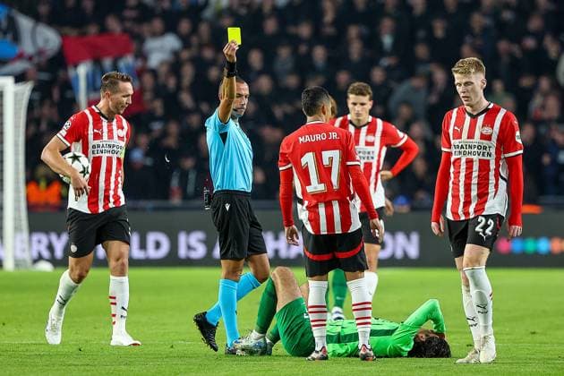 EINDHOVEN, 12-05-2019, Philips stadium. Dutch football, Champions League, season 2024-2025. Player PSV Mauro Junior gets yellow card PSV - Sporting CP  x26369191x Copyright: