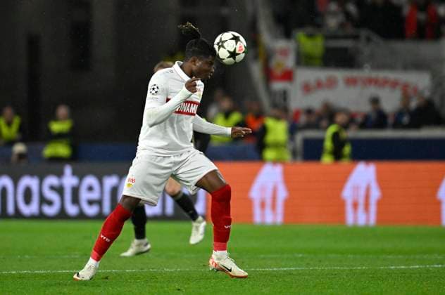 Anrie Chase VfB Stuttgart 45 Action on the ball Champions League VfB Stuttgart vs AC Sparta Prague 01 10 2024 DFL REGULATIONS PROHIBIT ANY USE OF PHOTOGRAPHS AS IMAGE SEQUENCES AND OR QUASI VIDEO VfB Stuttgart vs AC Sparta Prague