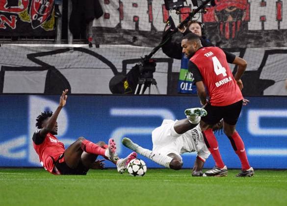 01 10 2024, xjhx, Football UEFA Champions League, Bayer 04 Leverkusen AC Milan emspor, v l Edmond Tapsoba Bayer Leverkusen , Tammy Abraham AC Milan , Jonathan Tah Bayer Leverkusen UEFA REGULATIONS PROHIBIT ANY USE OF PHOTOGRAPHS as IMAGE SEQUENCES and or QUASI VIDEO Leverkusen