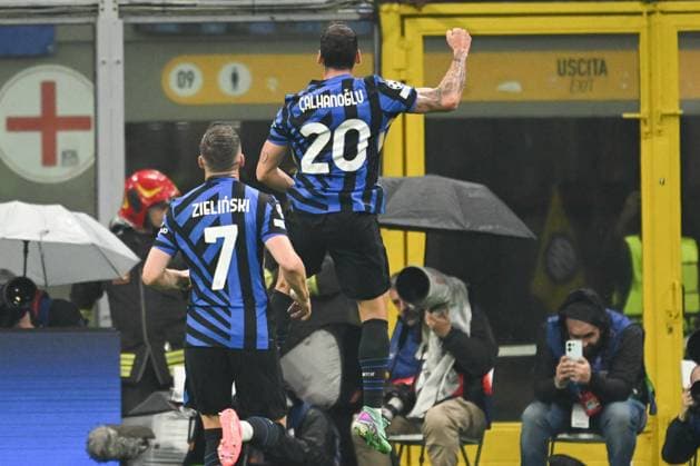 Hakan Calhanoglu of Fc Inter celebrating after a goal during the UEFA Champions League stage match Phase MD2 between Inter FC Internazionale and Stella Rossa FC, on 1 of October 2024, at Giuseppe Meazza San Siro Siro stadium in Milan, Italy  Copyright: xTizianoxBallabio IPAxSportx xipax xx IPA_50241477 IPA_Agency_IPA50241477