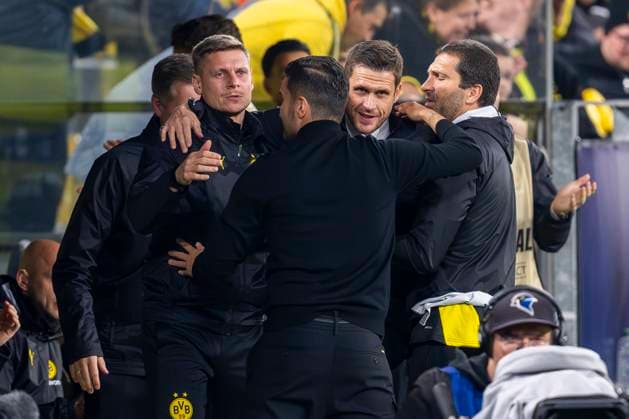 01 10 2024, Borussia Dortmund vs Celtic Glasgow, UEFA Champions League, Matchday 2 Dortmunds co-coach Lukasz Piszczek l r , Dortmunds coach Nuri Sahin, Dortmunds sports director Sebastian Kehl hug each other Copyright: xDavidxInderliedx