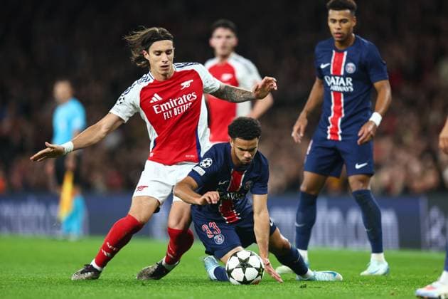 Arsenal gegen PSG 1. Oktober 2024, London UEFA Champions™s League Fußball Arsenal gegen Paris Saint Germain Riccardo Calafiori von Arsenal und Warren Zaire Emery von Paris Saint Germain Foto Charlotte Wilson Abseits London UK  Copyright: xCharlottexWilsonx xOffsidexOffside