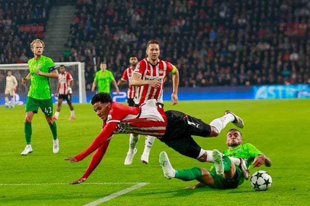 EINDHOVEN, 12-05-2019, Philips stadium. Dutch football, Champions League, season 2024-2025. Player PSV Malik Tillman vs Player Sporting CP Nuno Santos PSV - Sporting CP  x26369280x Copyright: